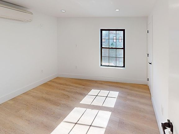 5th image of 50 Clermont Ave #2FL1
