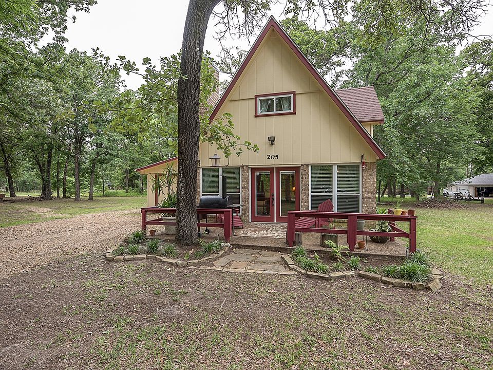 1st image of 205 Parkside Dr