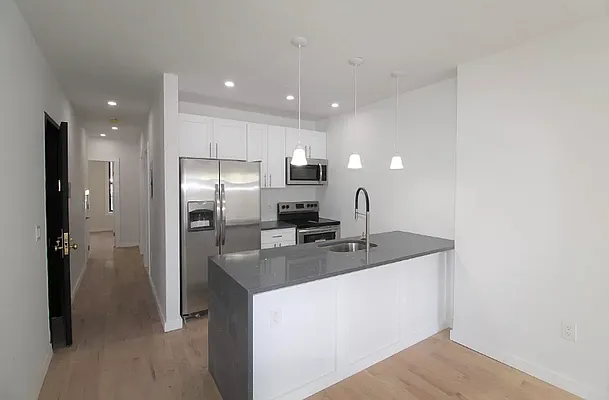 Rented by Compass | media 9