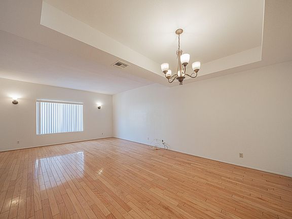 5th image of 1246 E Lexington Dr #6
