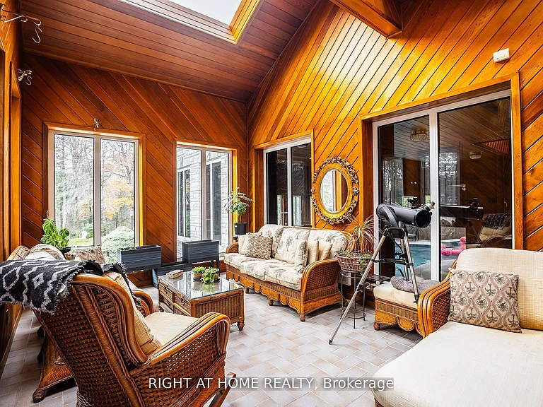 38 Sugarbush Ct — Photo 5