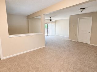 1810 E 97th St #1810, Kansas City, MO 64131