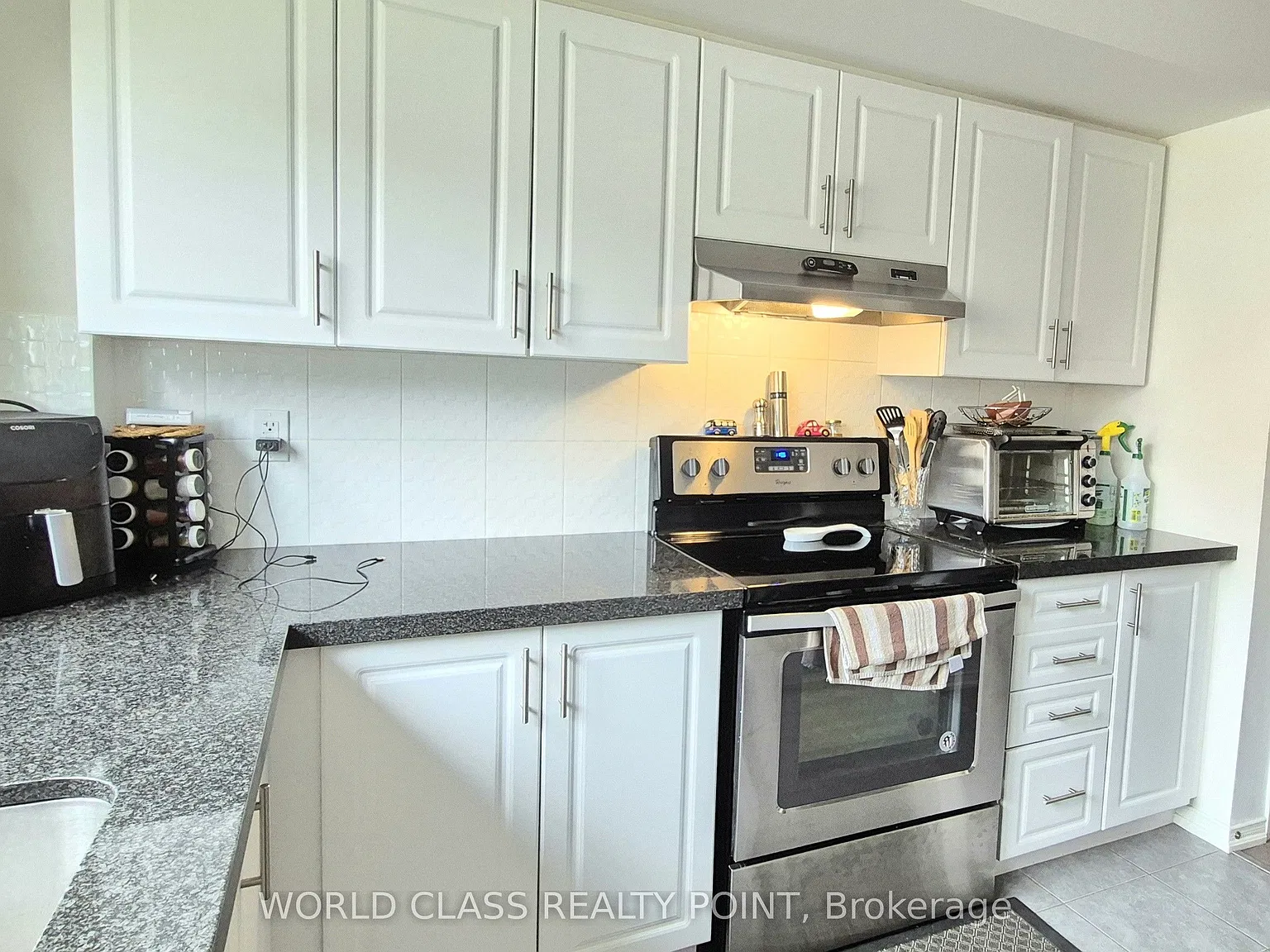 5 bed, $2,700 — Photo 2