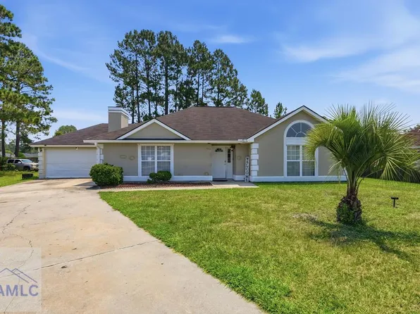 1956 Heathrow Dr, Hinesville, GA 31313