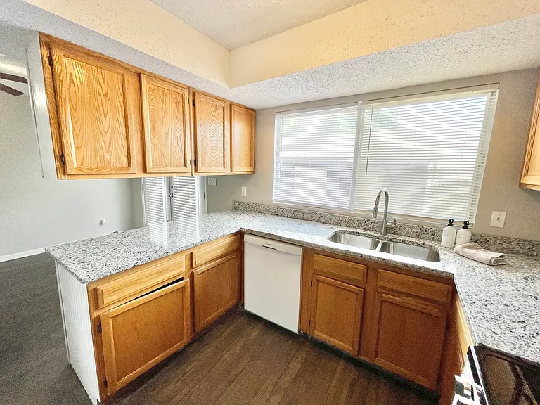 6411 E 127th St — Photo 8