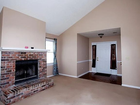 3rd image of 7064 Stoneybrook Dr