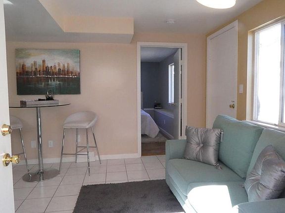 5th image of 96D Woodland Ave