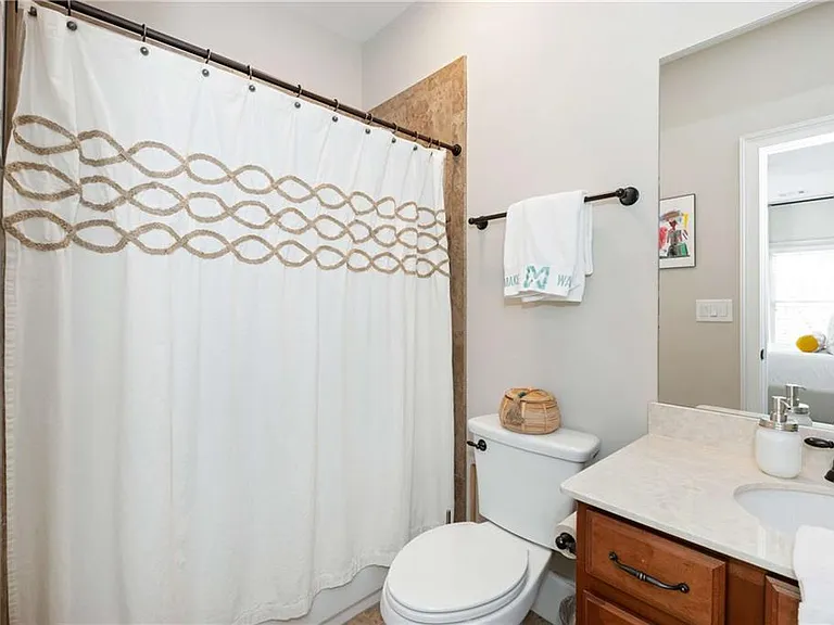 582 Charleston Ave SE — Photo 76