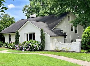 7111 Folger Dr, Charlotte, NC 28270