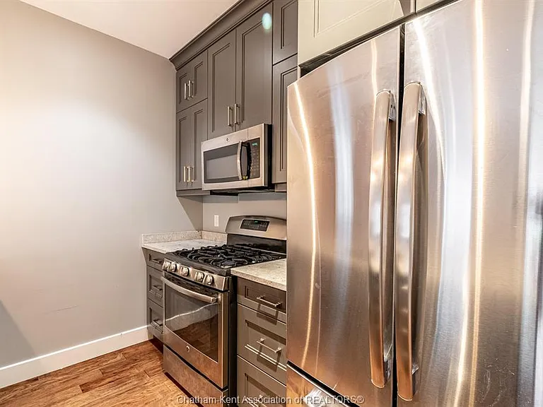 69 King St W #202 — Photo 4