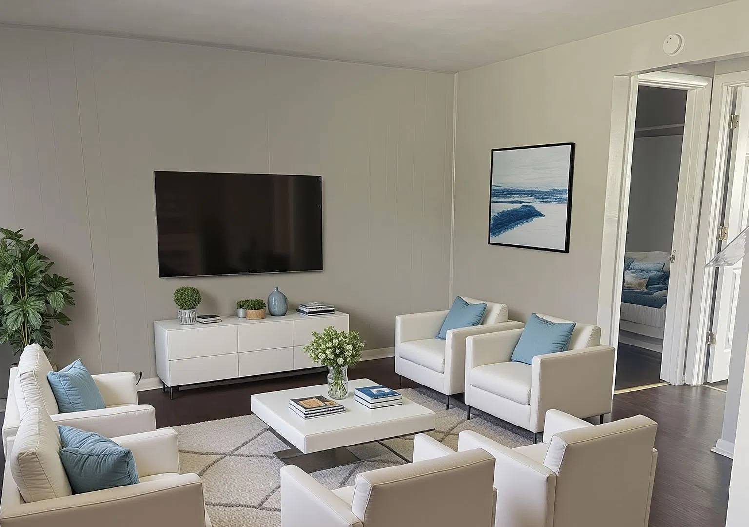 Sandalwood Apartments — Photo 2
