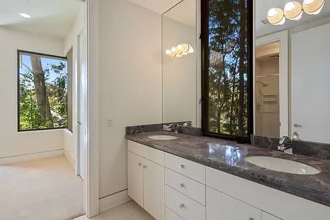 1673 Waynecrest Dr — Photo 18