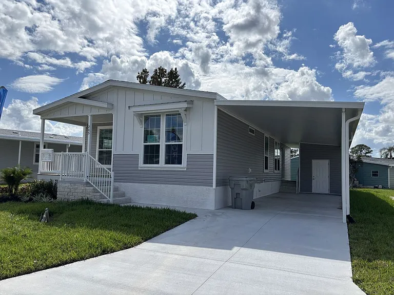 245 Bimini Cay Cir #245 — Photo 15