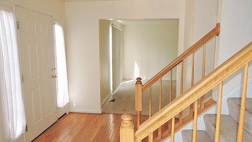 2nd image of 419 Oakridge Dr