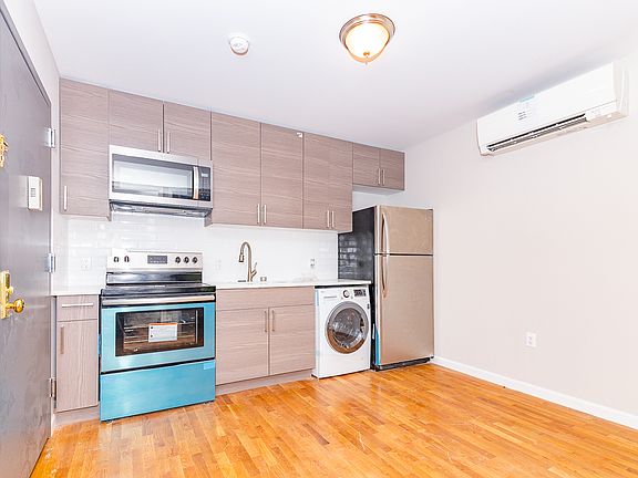3rd image of 241 Rockaway Ave #3R
