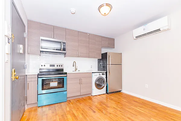 Rented by MySpaceNYC | media 9