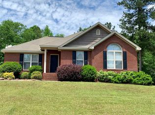 119 Fox Run Dr, Deatsville, AL 36022
