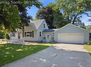 3408 N River Rd, Fort Gratiot, MI 48059