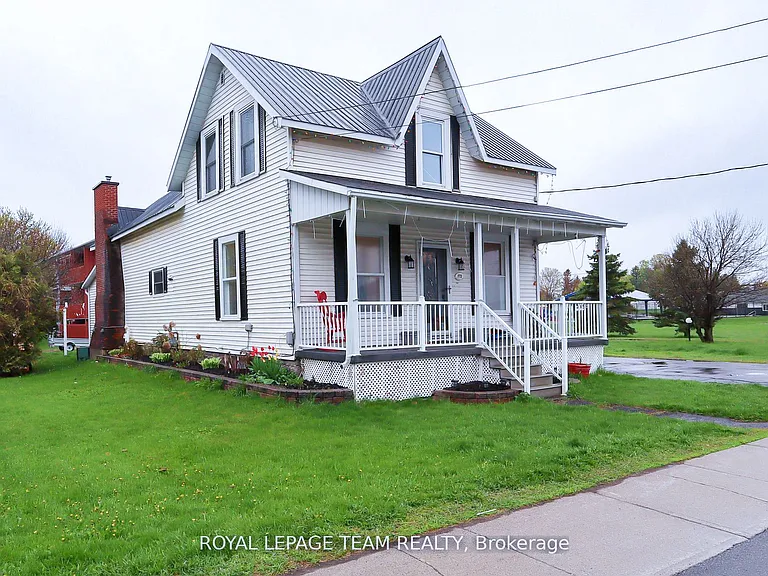 573 Main St W — Photo 1