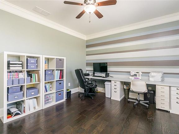 5th image of 402 Amber Way