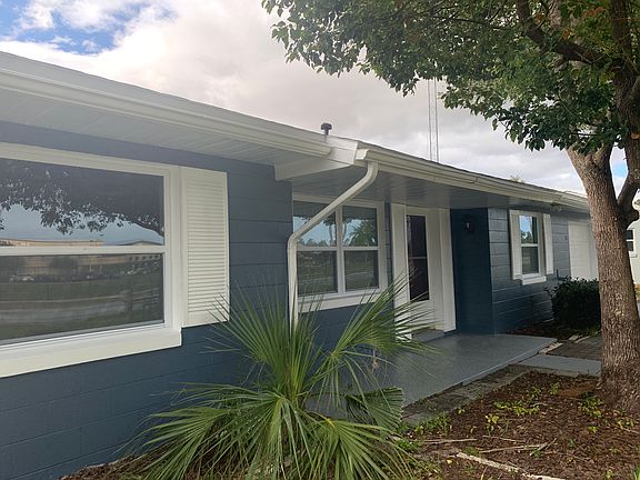 4th image of 376 Marion Oaks Dr