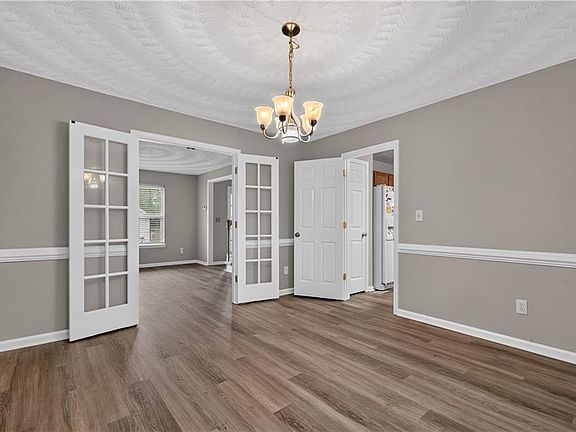 3rd image of 2716 Thomas St