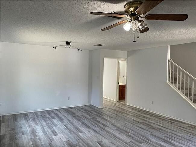 1st image of 713 Catumet Dr