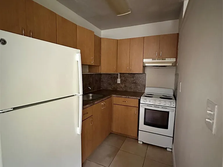 728 NW 4th Ave #4 — Photo 5