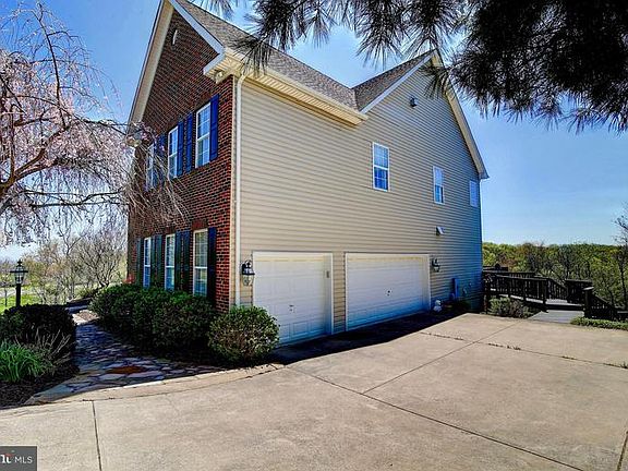 3rd image of 18200 Turnberry Dr