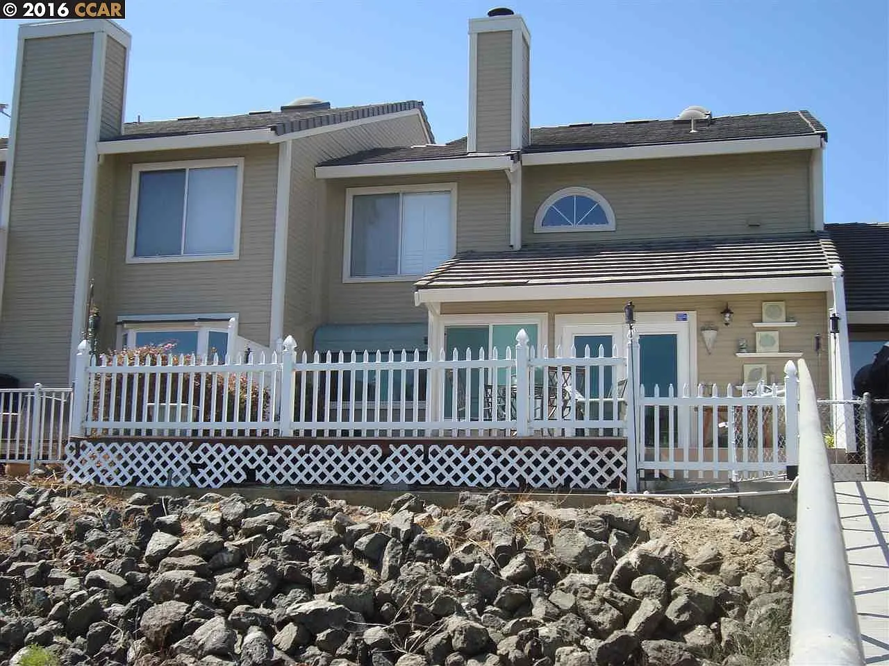 270 Heron Dr photo 1