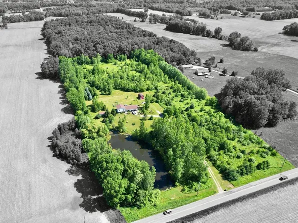 10065 E 750 S, Wolcottville, IN 46795