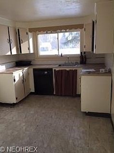5th image of 3187 Martha Ave