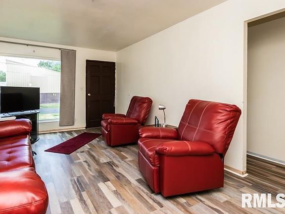 4th image of 3919 N Boulevard Ave
