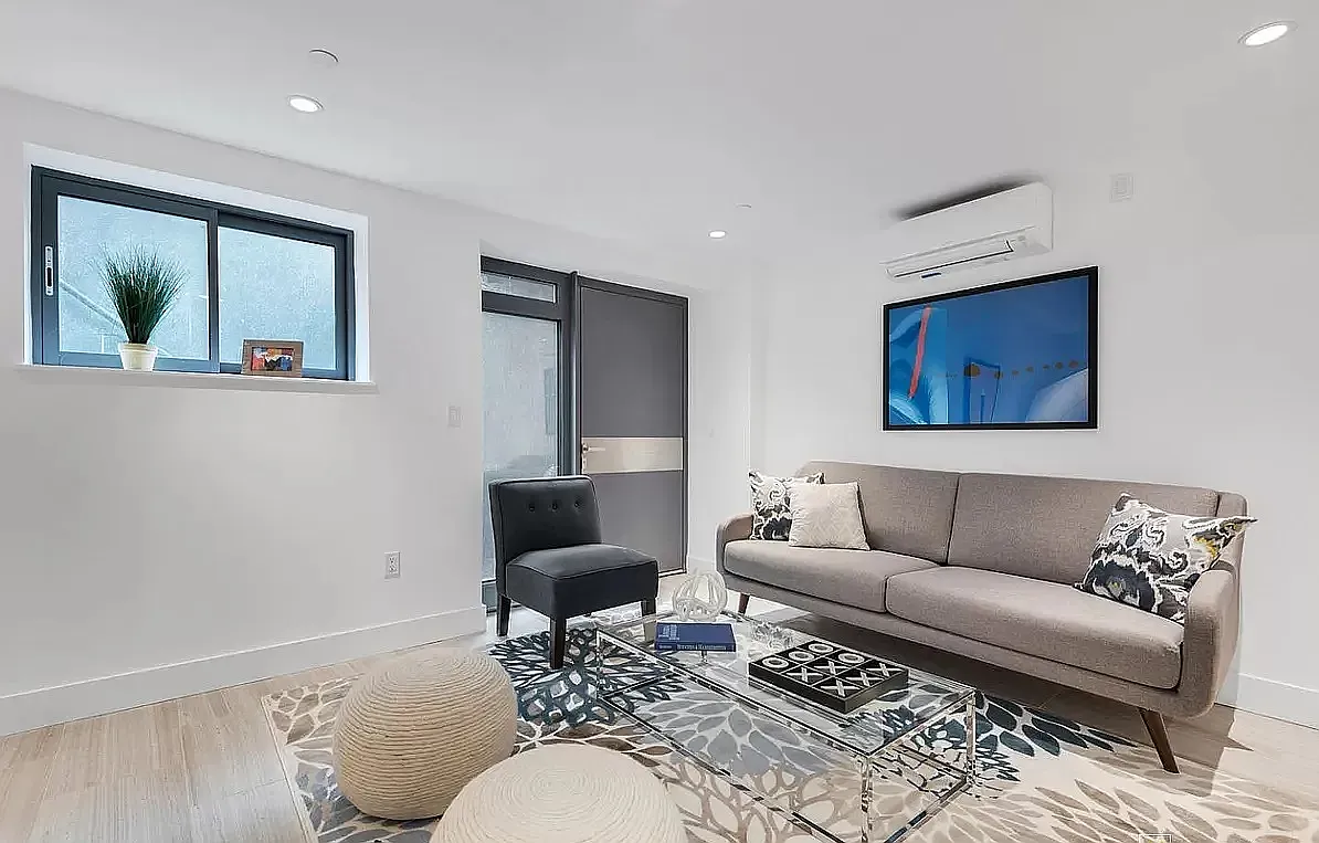 42-83 Hunter Street — Photo 1