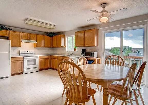 Kitchen/Dining area