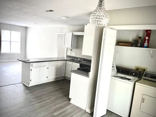 799 Donnell Blvd #15, Daleville, AL 36322