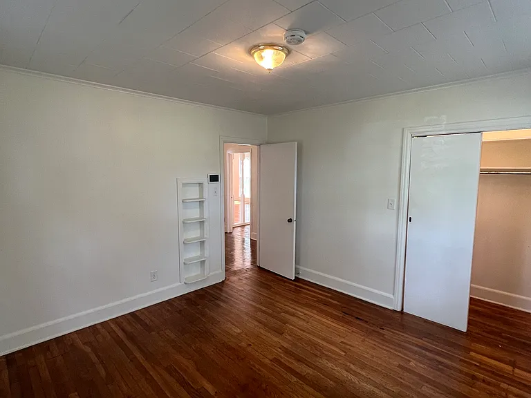 516 N Park St — Photo 21