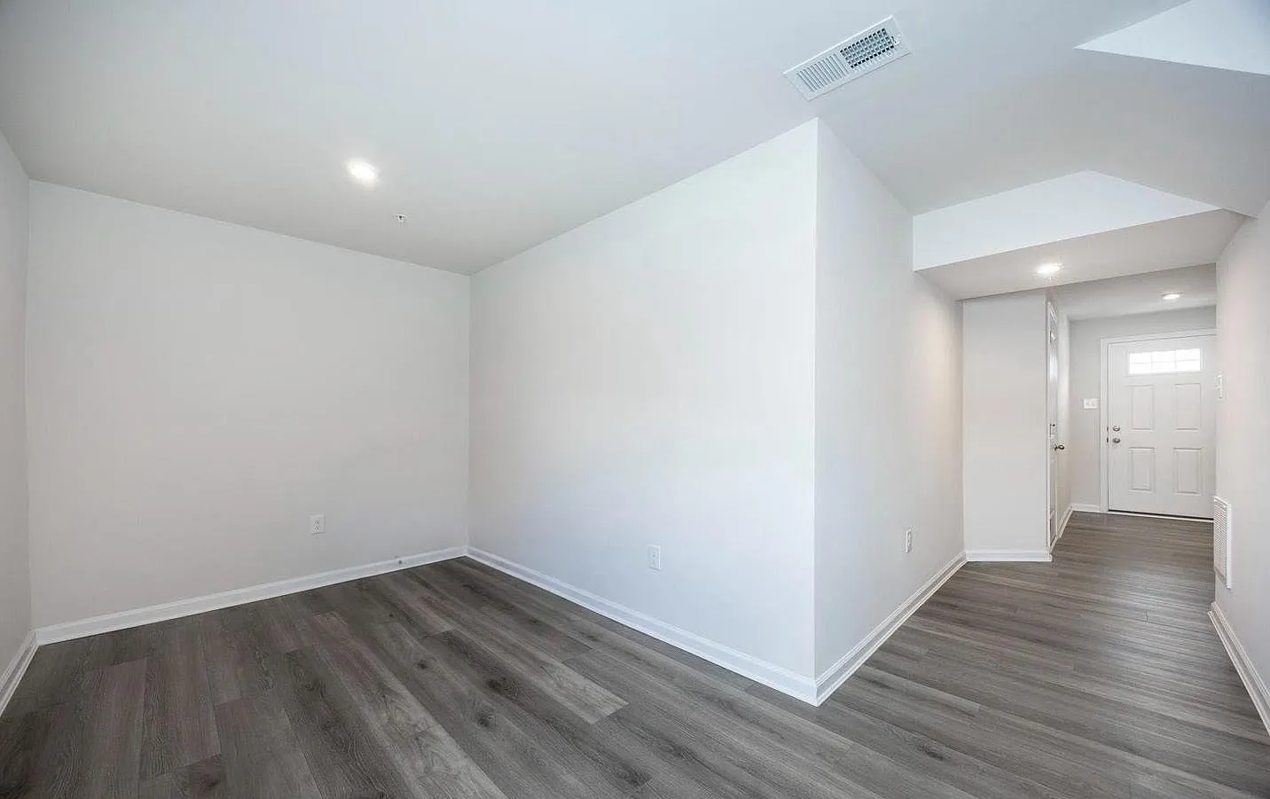 3 bed, 2.5 bath, 1556 sqft, $2,450 — Photo 3
