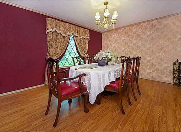 4th image of 2404 Stonehenge Dr