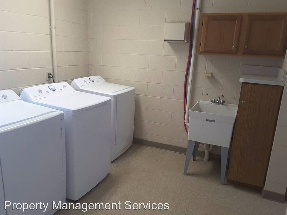 2nd image of 952 W Walnut St APT 3