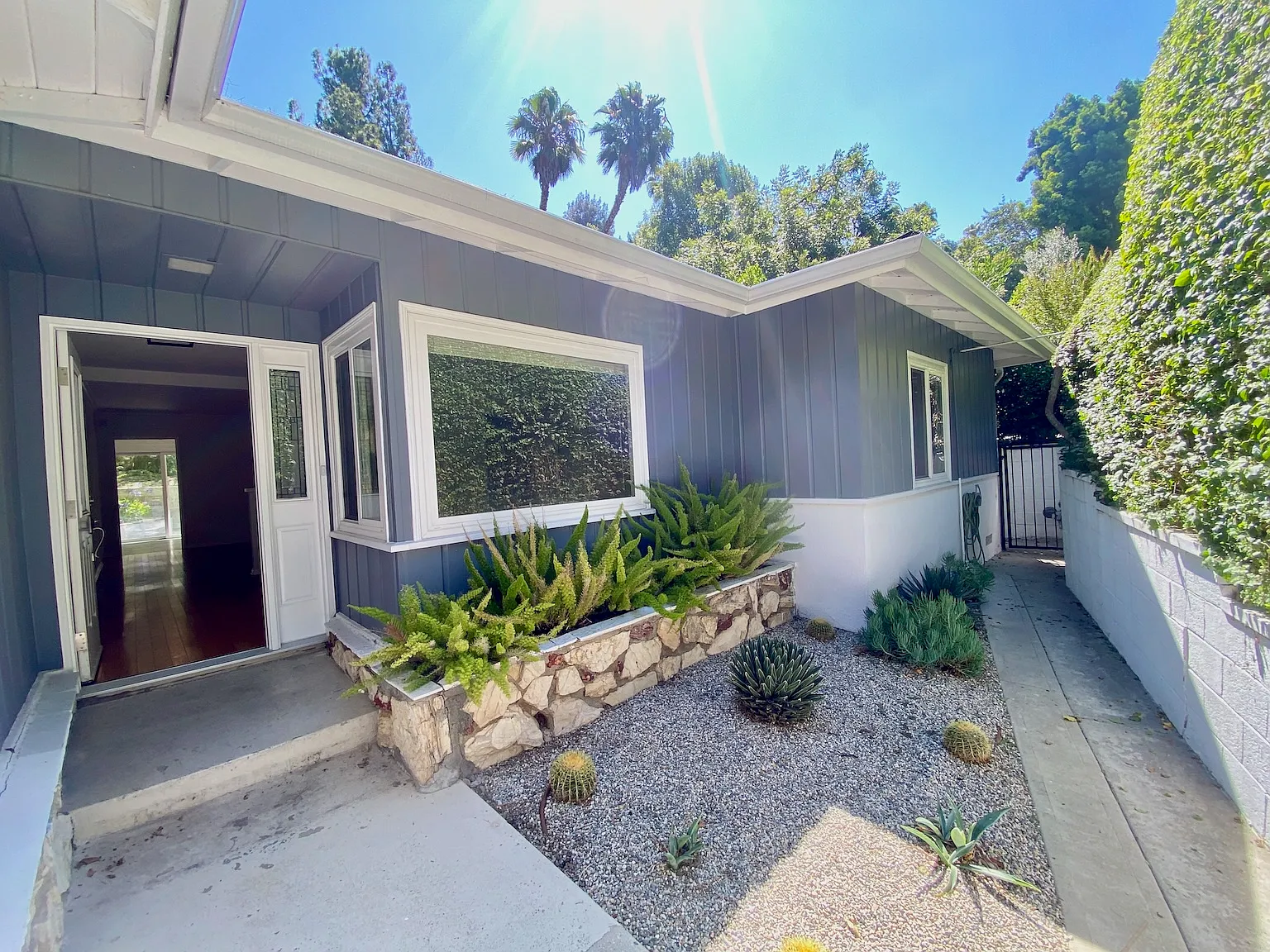 4 bed, 1750 sqft, $6,995 — Photo 2