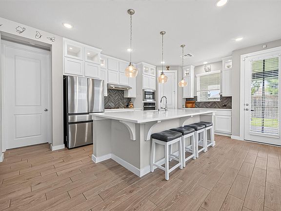 3rd image of 866 Sendero Trl