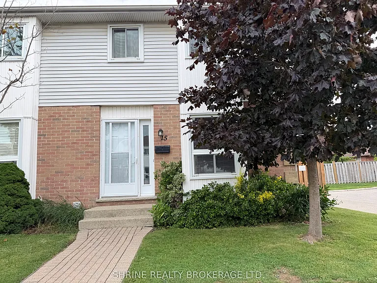 110 Deveron Cres #15 — Photo 2