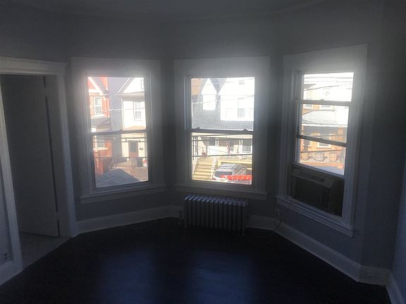 3rd image of 209 Jewett Ave