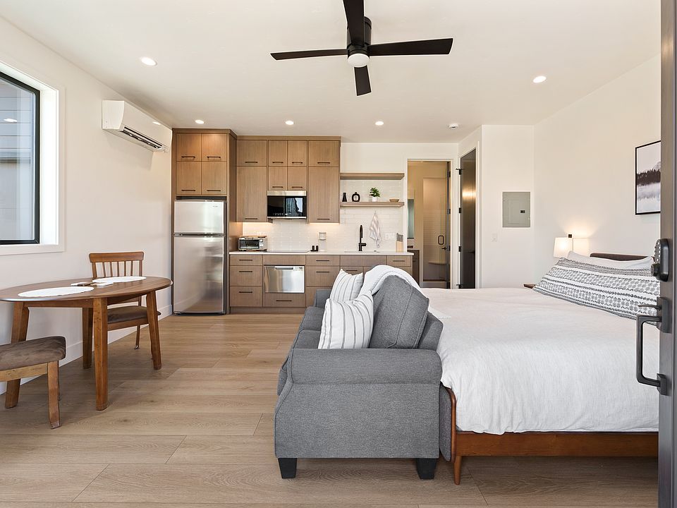 1st image of 3308 NW Celilo Ln #2