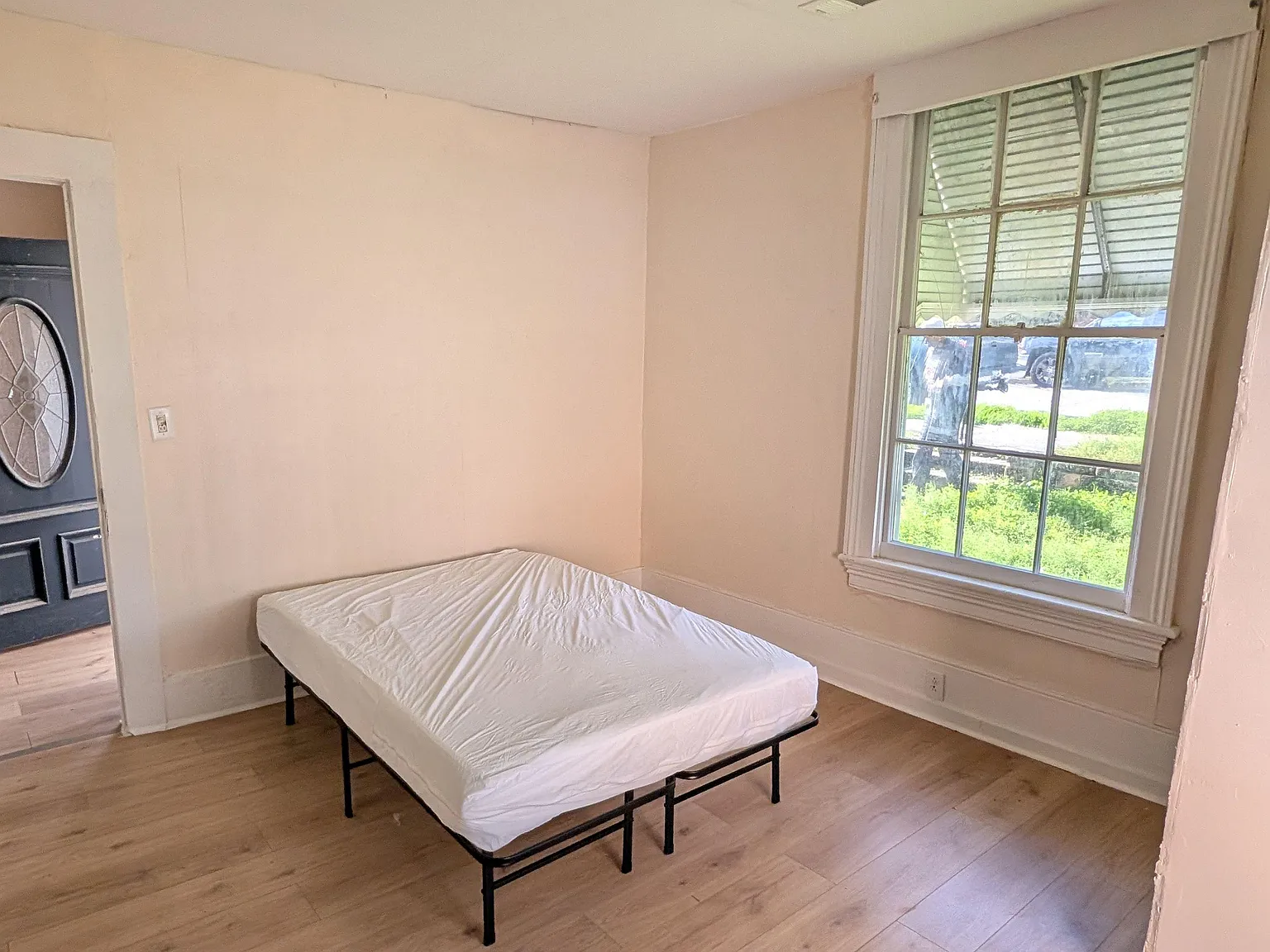 4 bed, 3.0 bath, 1798 sqft, $715 — Photo 2