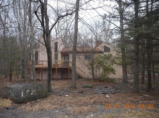 3240 Greenbriar Dr, East Stroudsburg, PA