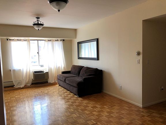 4th image of 300 W 145th St