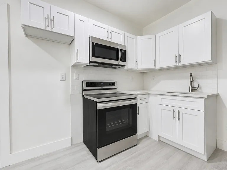 431 Warwick St #2D — Photo 2