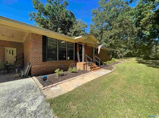 801 Colonial Dr NE, Arab, AL 35016